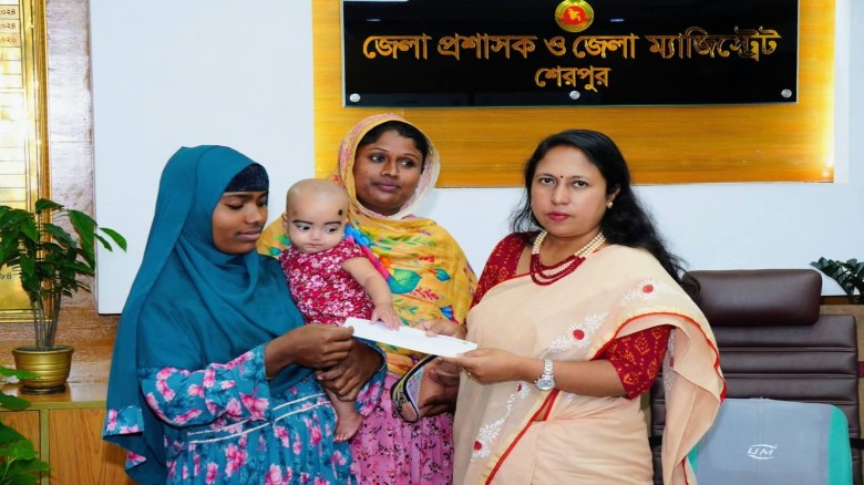 জনবান্ধব ডিসি ফরিদা ইয়াসমিনের কাজে বিঘ্নতা সৃষ্টির পাঁয়তারা কুচক্রী মহলের